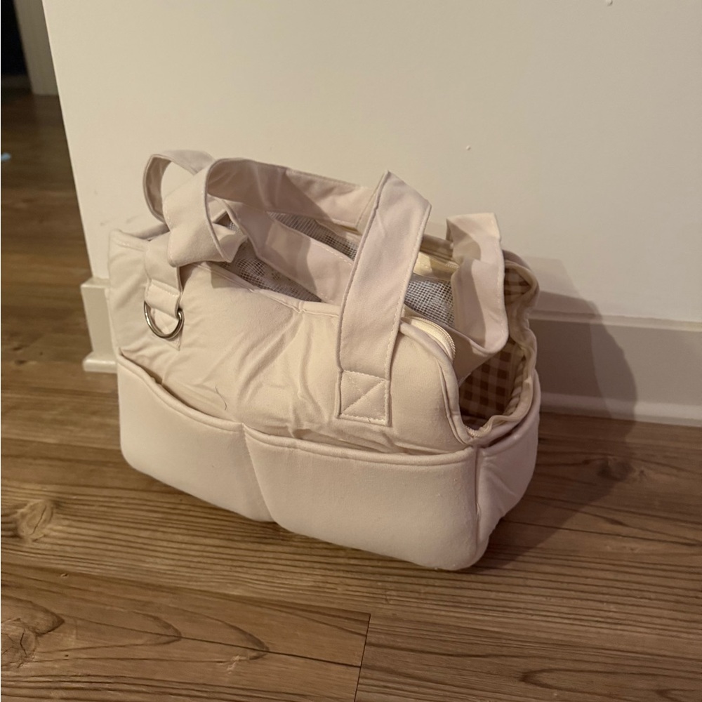 Elegant Cream Pet carrier